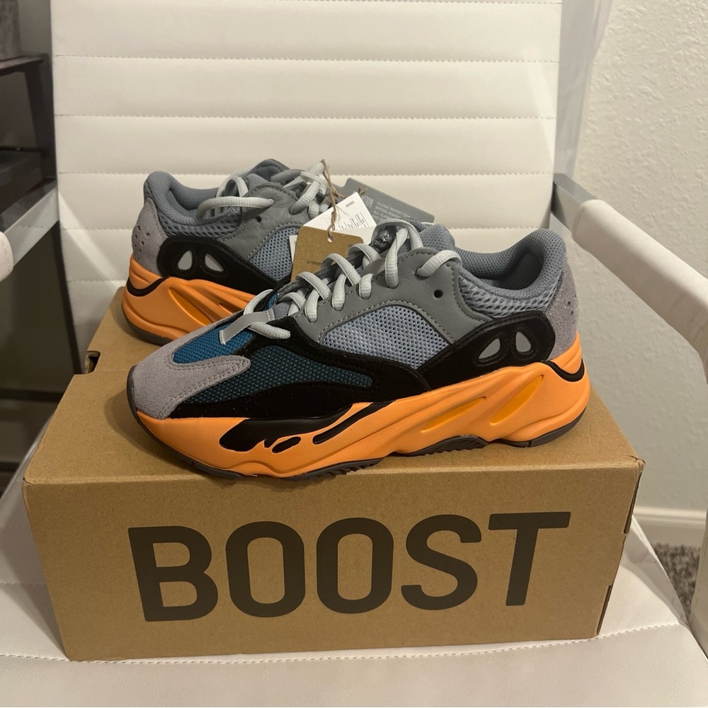Yeezy Boost 700 - Kids Shoes - In Excellent Condition(Brand New).  Size 4.5